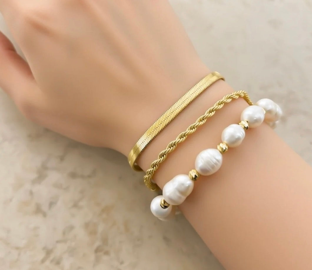 Paola Pearl Bracelet