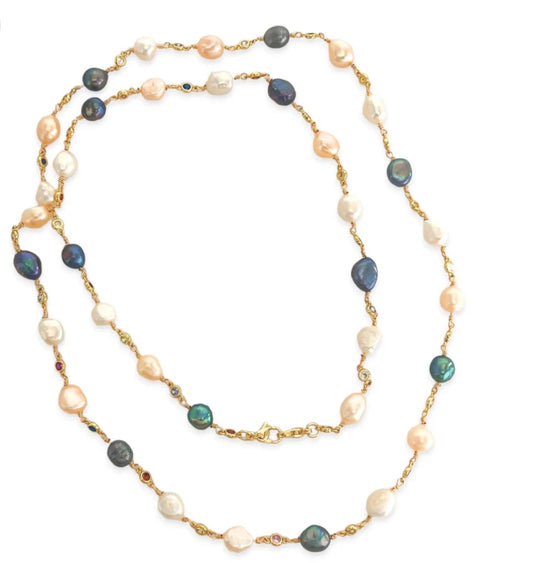 Beth Pearls Necklace